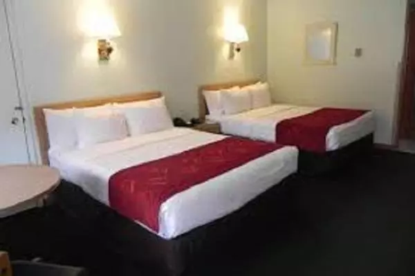 Mohican Resort Motel, Conveniently Located To All Lake George Attractions