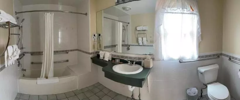 Mohican Resort Motel, Conveniently Located To All Lake George Attractions