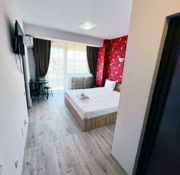 بنسيون Florencia Studios