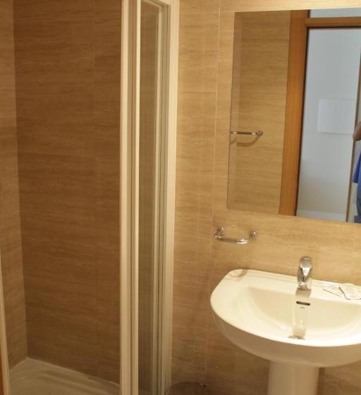 פנסיון Hostal Francisco Salinas