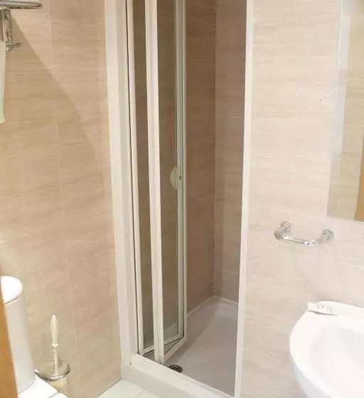 پانسیون Hostal Francisco Salinas