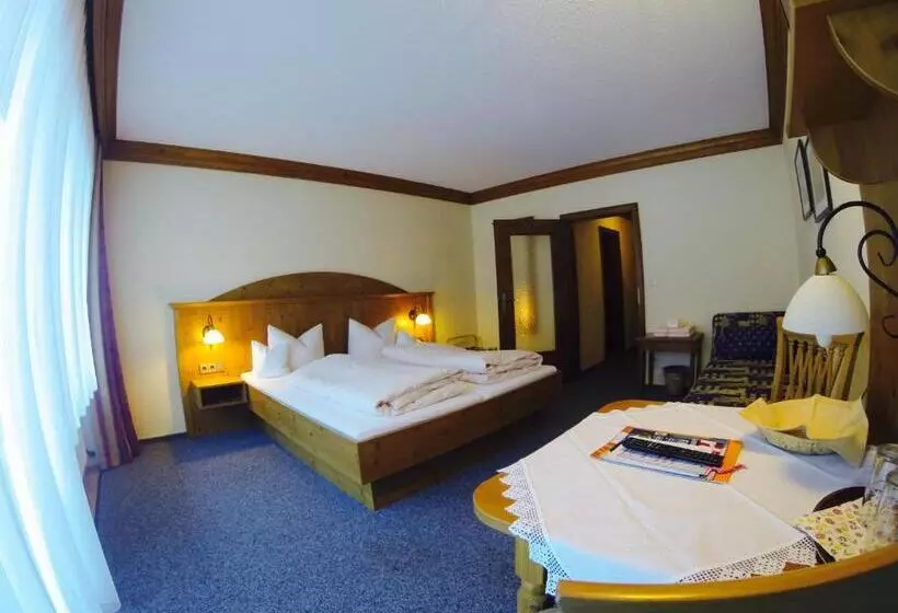 Aktivhotel & Gasthof Schmelz Ihr Urlaubs Hotel In Inzell Mit Wellness Hallenbad, Alpensauna & Dampfb