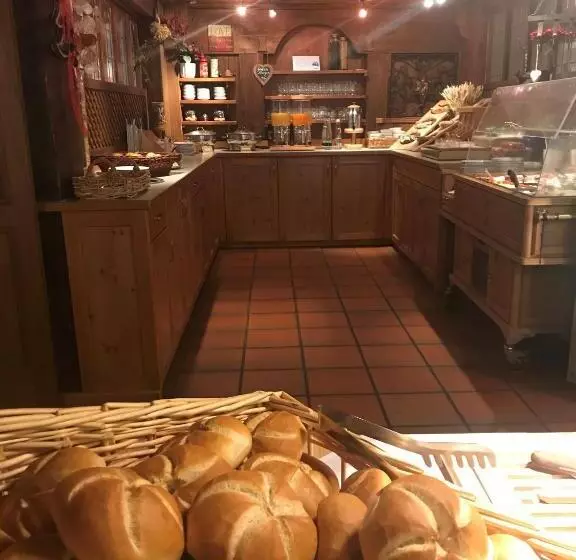 Aktivhotel & Gasthof Schmelz Ihr Urlaubs Hotel In Inzell Mit Wellness Hallenbad, Alpensauna & Dampfb