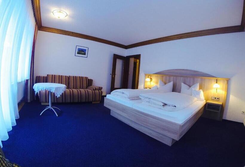 Aktivhotel & Gasthof Schmelz Ihr Urlaubs Hotel In Inzell Mit Wellness Hallenbad, Alpensauna & Dampfb