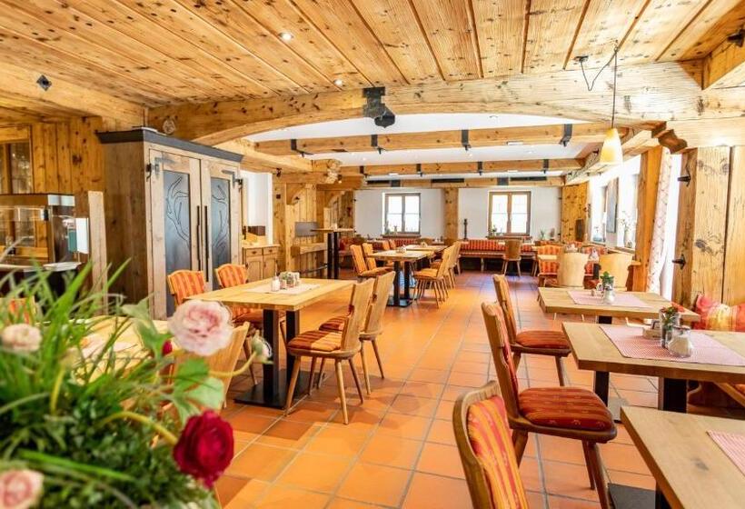 Aktivhotel & Gasthof Schmelz Ihr Urlaubs Hotel In Inzell Mit Wellness Hallenbad, Alpensauna & Dampfb