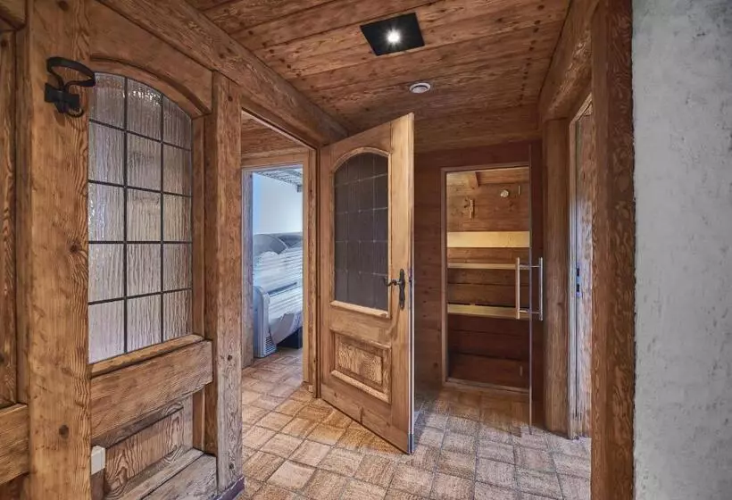 Aktivhotel & Gasthof Schmelz Ihr Urlaubs Hotel In Inzell Mit Wellness Hallenbad, Alpensauna & Dampfb