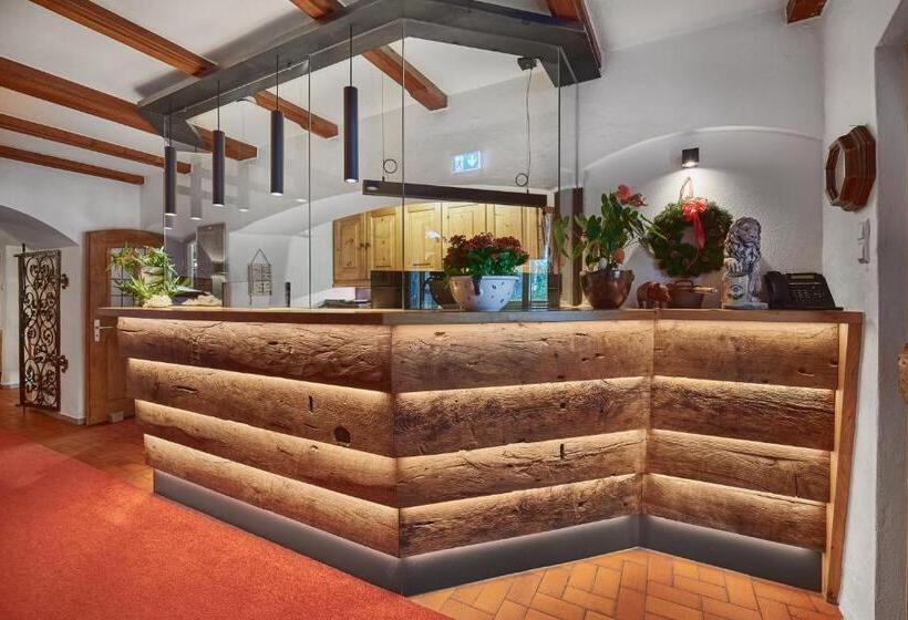 Aktivhotel & Gasthof Schmelz Ihr Urlaubs Hotel In Inzell Mit Wellness Hallenbad, Alpensauna & Dampfb