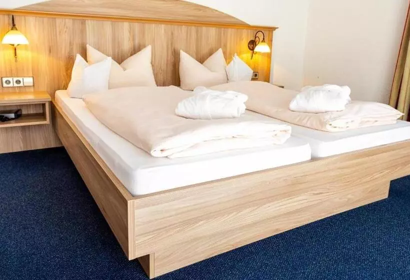 Aktivhotel & Gasthof Schmelz Ihr Urlaubs Hotel In Inzell Mit Wellness Hallenbad, Alpensauna & Dampfb