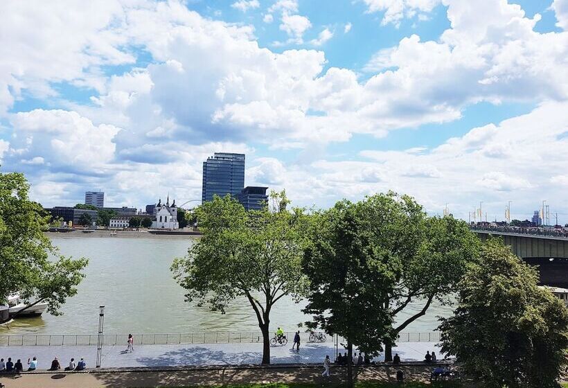 Altstadthotel Hayk Am Rhein