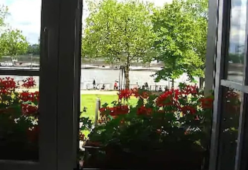 Altstadthotel Hayk Am Rhein