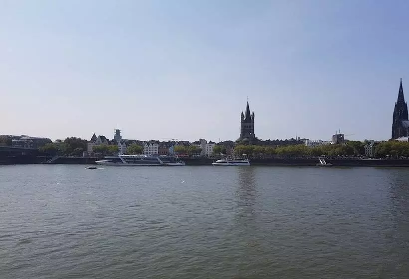 Altstadthotel Hayk Am Rhein