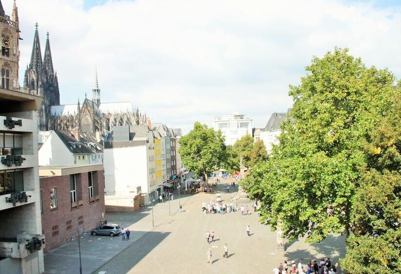 Altstadthotel Hayk Am Rhein