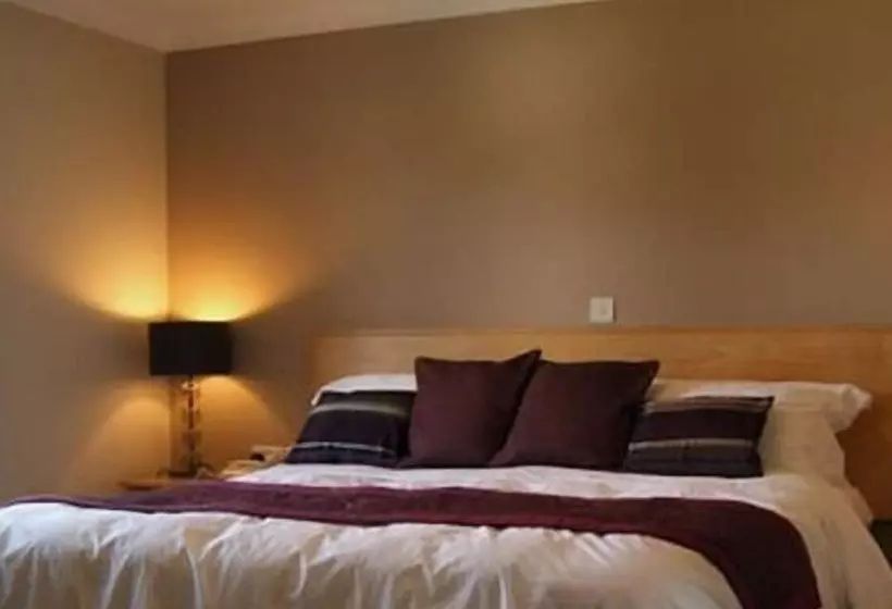 Anchorage Hotel & Spa