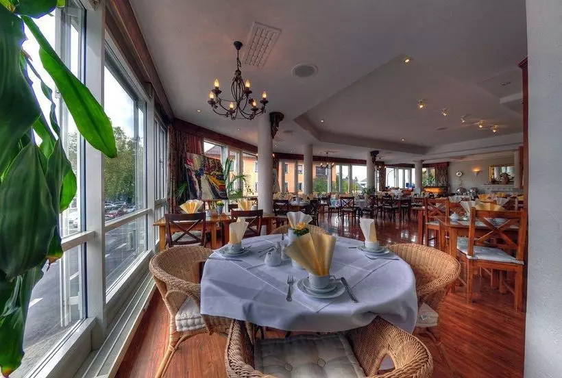 Отель Central Dachau