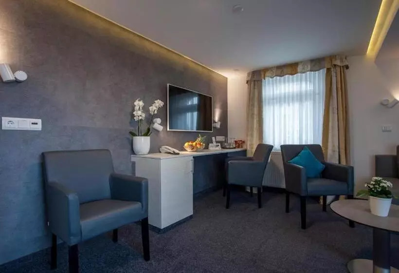 Ebner   Boutique Hotel & Konditorei