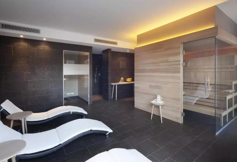 Отель Fürstenfelder