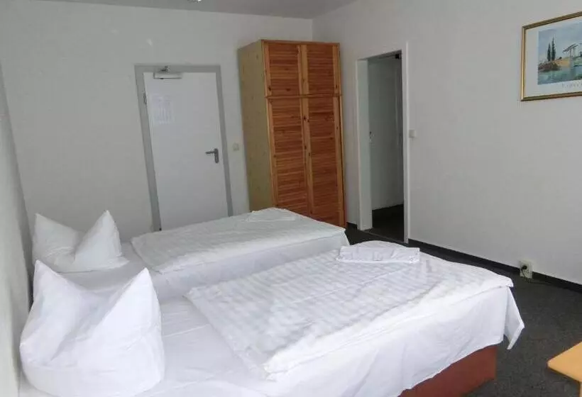 ホテル & Gästehaus Rostock Lütten Klein