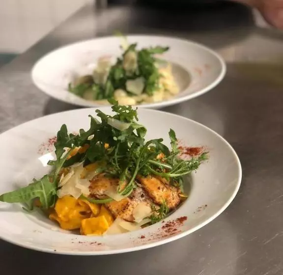 Отель Inntalhof