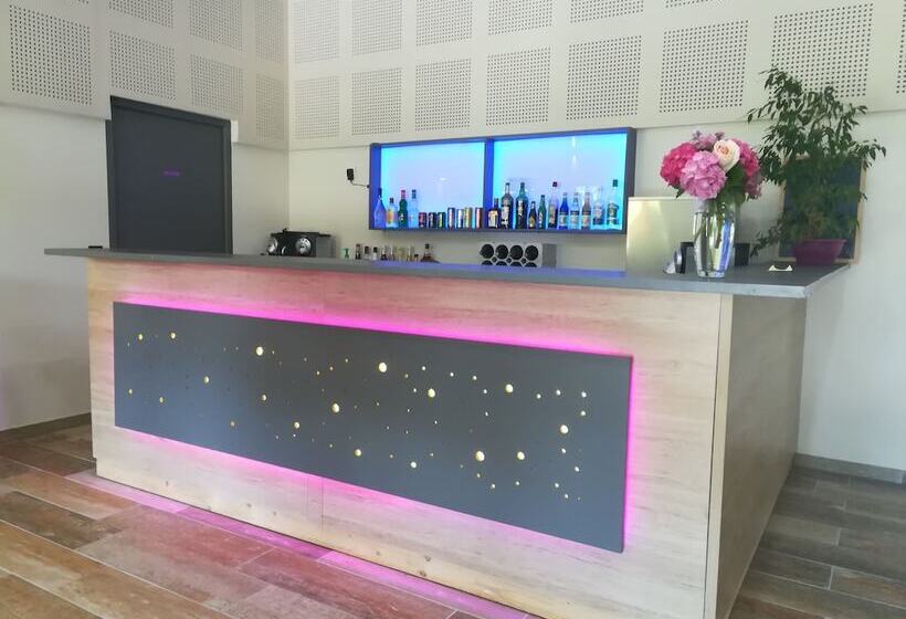 בית מלון כפרי L Hôtel Du Lac