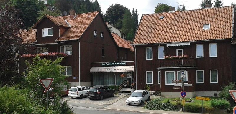 호텔 Pension Am Kurmittelhaus