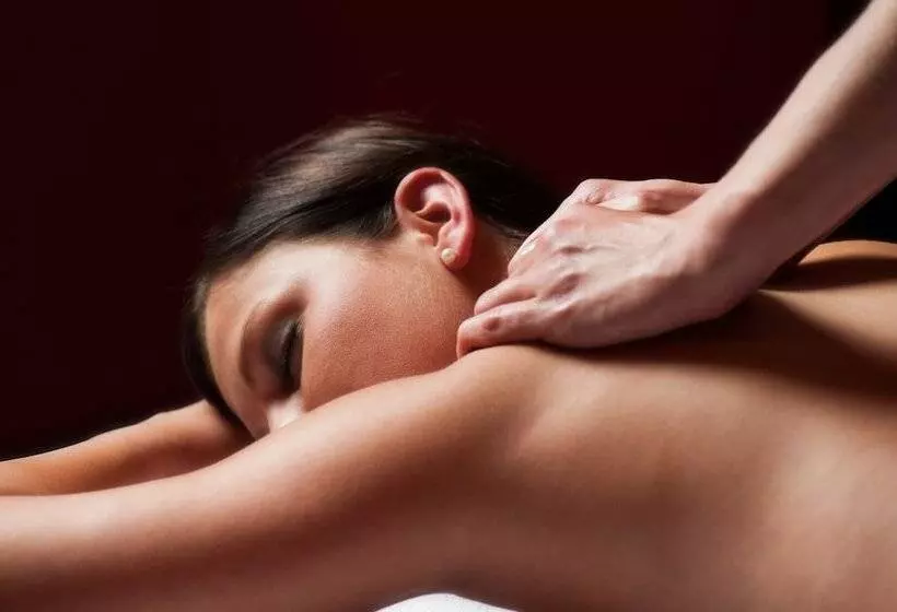 호텔 Van Der Valk Resort Linstow