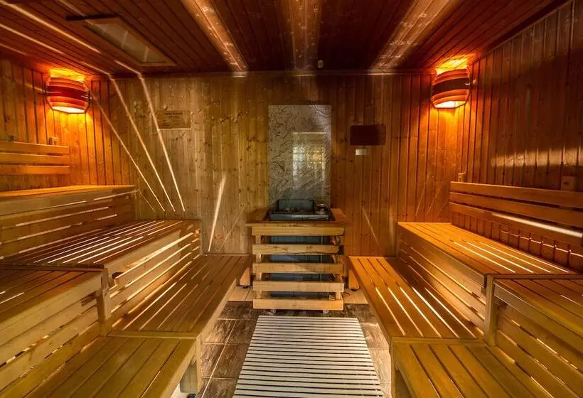 호텔 Van Der Valk Resort Linstow