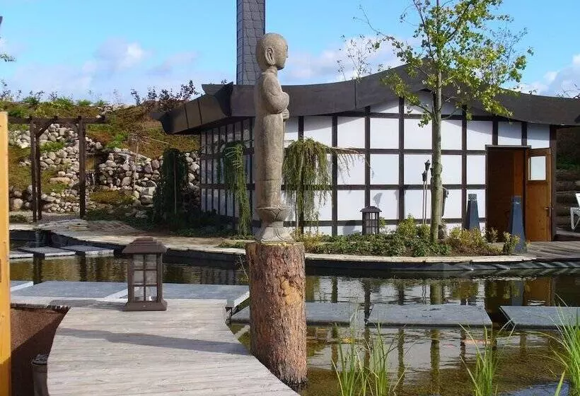 호텔 Van Der Valk Resort Linstow