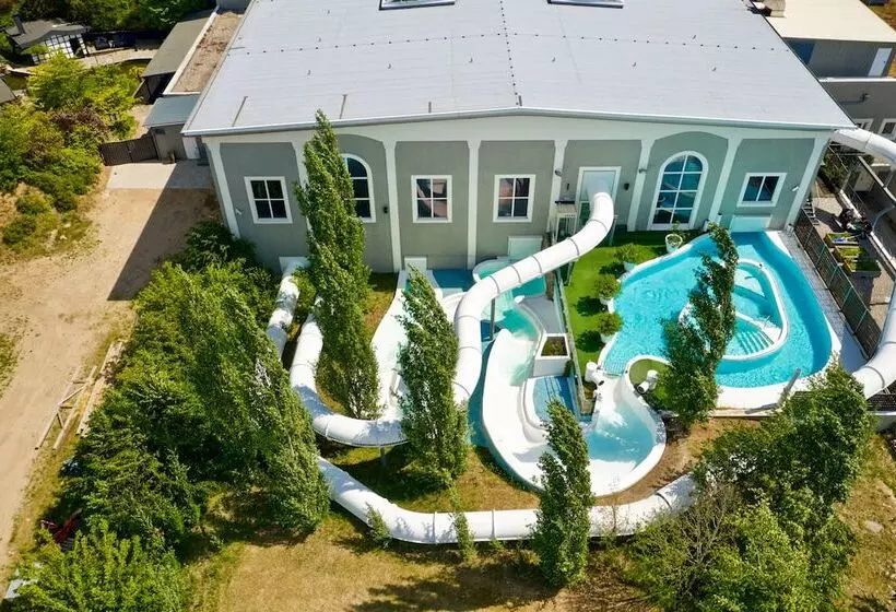 호텔 Van Der Valk Resort Linstow