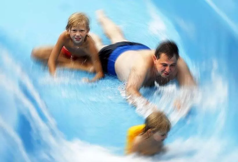 호텔 Van Der Valk Resort Linstow