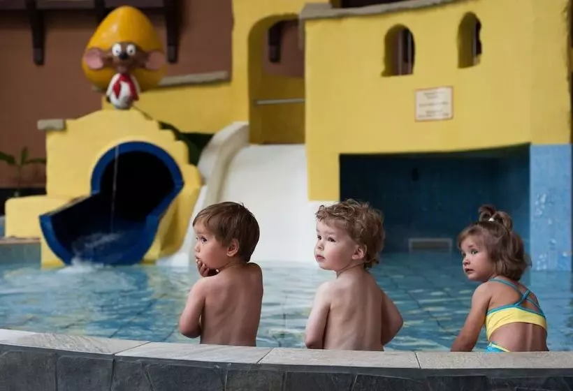 호텔 Van Der Valk Resort Linstow