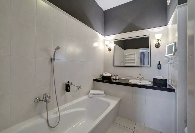 호텔 Van Der Valk Resort Linstow