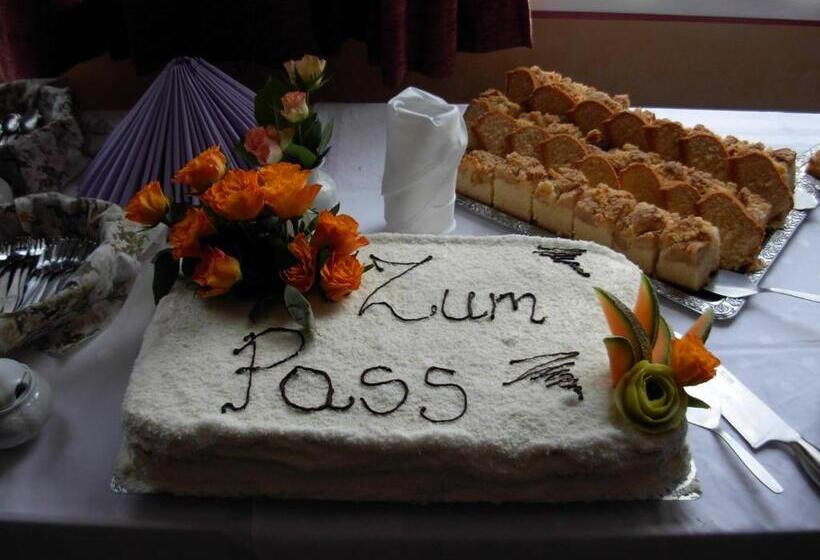 فندق Zum Pass