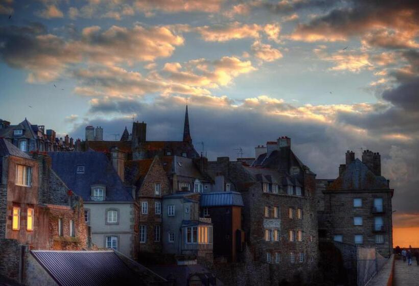 Logis Maison Vauban   Hotel St Malo