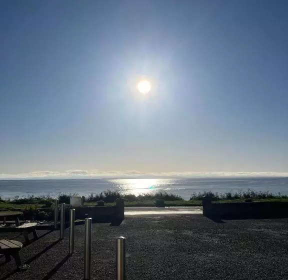 The Powfoot Hotel, Annan