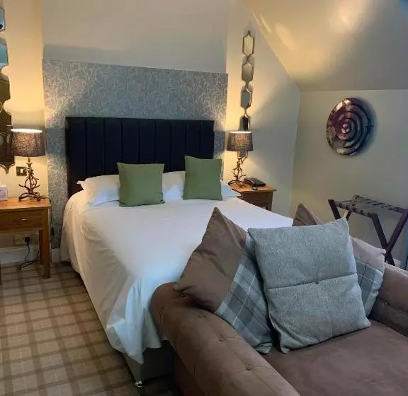 The Powfoot Hotel, Annan