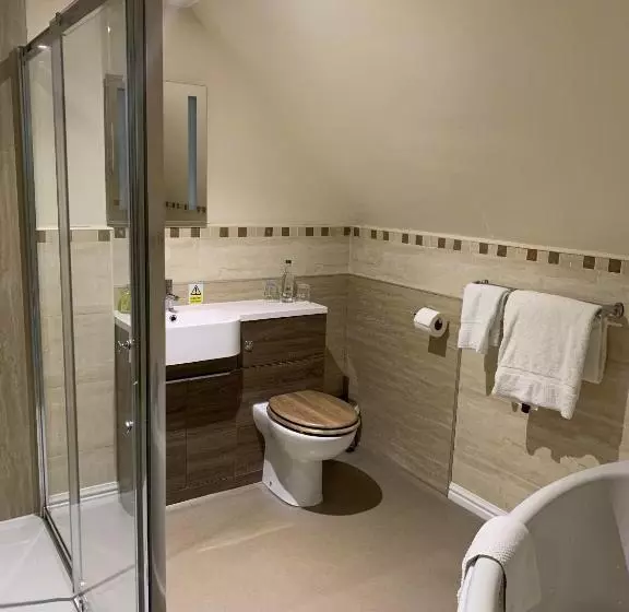 The Powfoot Hotel, Annan