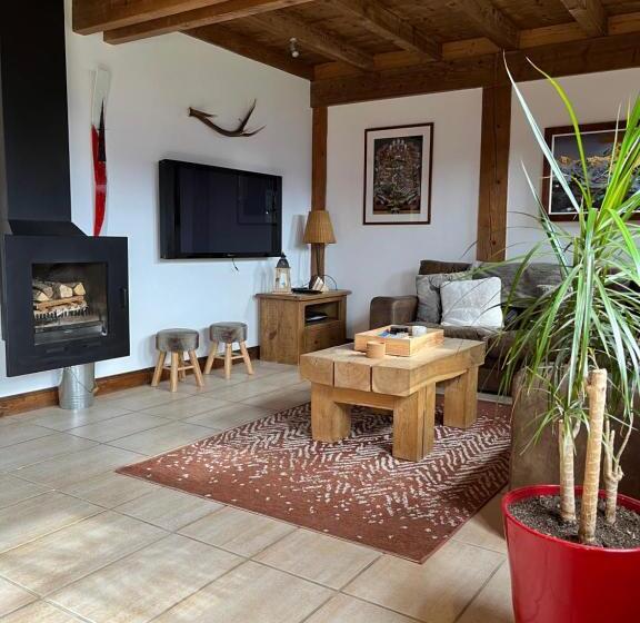 Bed and Breakfast Chalet Le Pery