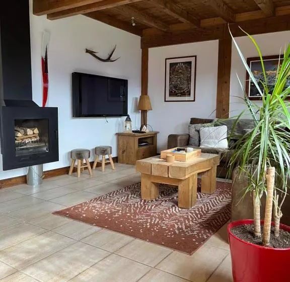 Aamiaismajoitus (B&B) Chalet Le Pery