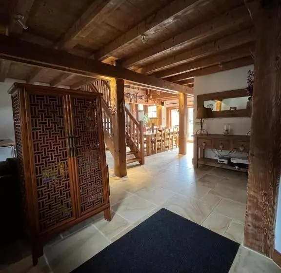 Aamiaismajoitus (B&B) Chalet Le Pery