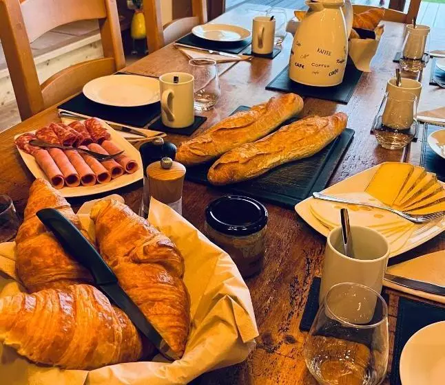 Aamiaismajoitus (B&B) Chalet Le Pery