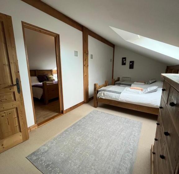 Bed and Breakfast Chalet Le Pery