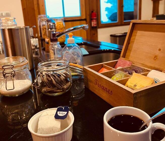 Bed and Breakfast Chalet Le Pery