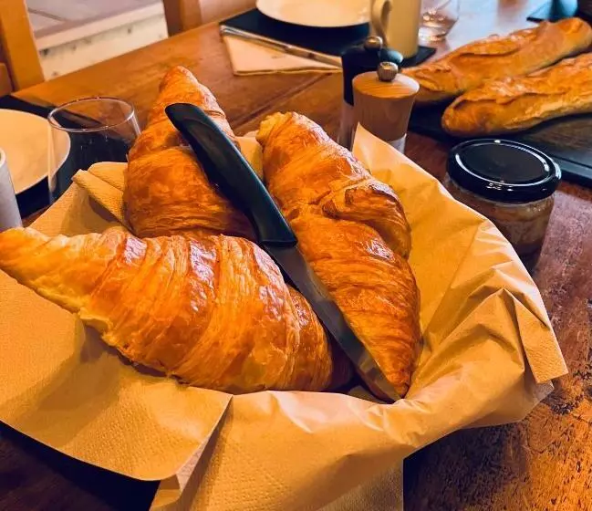 Aamiaismajoitus (B&B) Chalet Le Pery