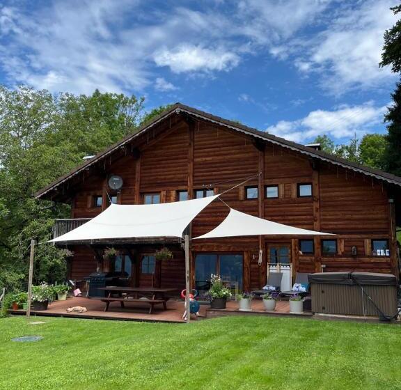 Bed and Breakfast Chalet Le Pery