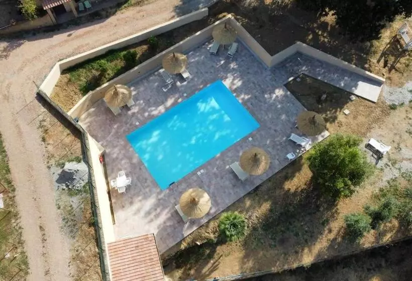 Hotelli Agriturismo I Cerroni Montescudaio