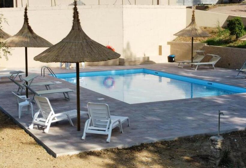 ホテル Agriturismo I Cerroni Montescudaio