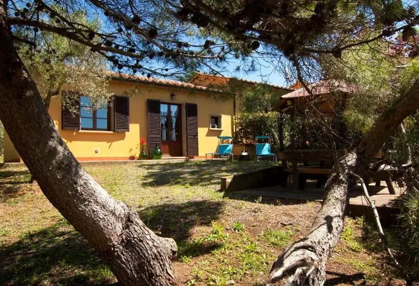 Hotelli Agriturismo I Cerroni Montescudaio