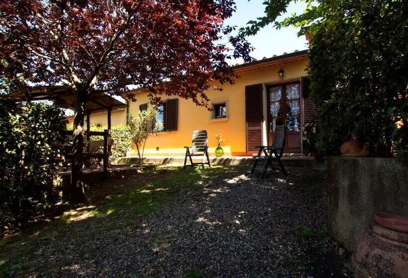 Hotelli Agriturismo I Cerroni Montescudaio