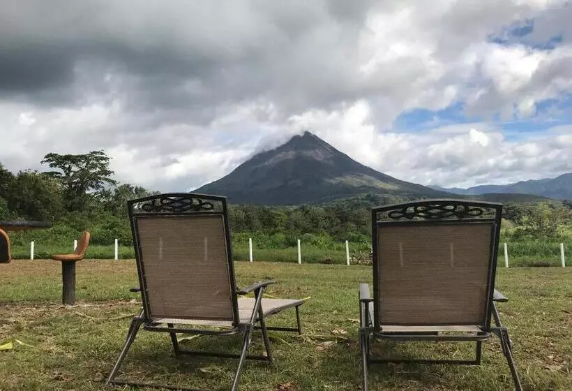 ホテル Arenal Roca Suites