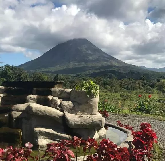ホテル Arenal Roca Suites